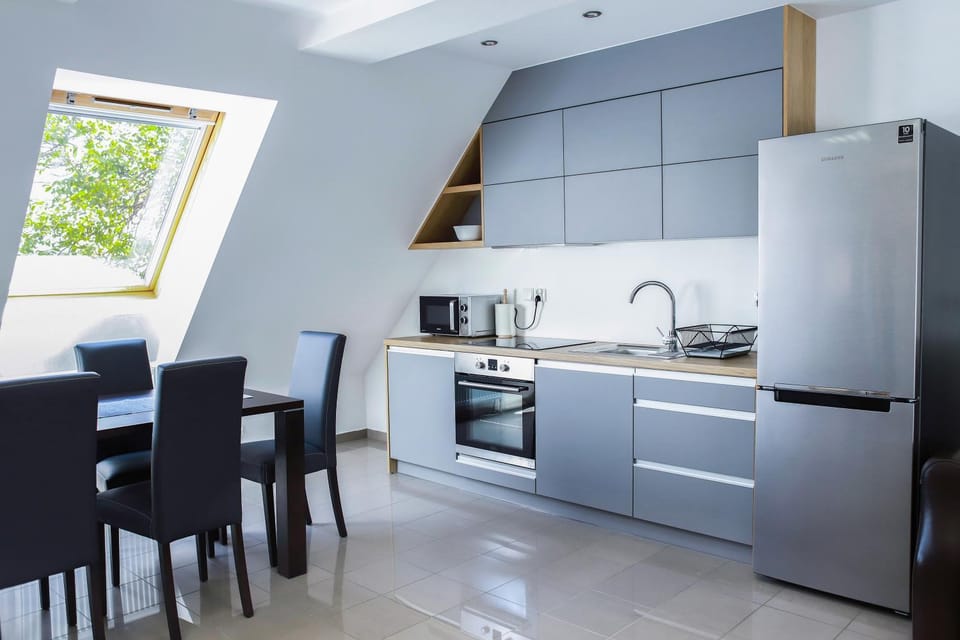 Bed, Living room, Seating area, Dining area, City view