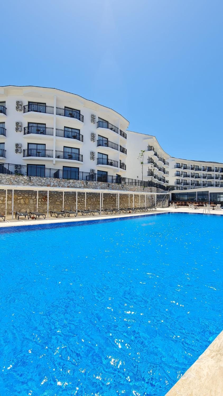 Pool view, Swimming pool, sunbed