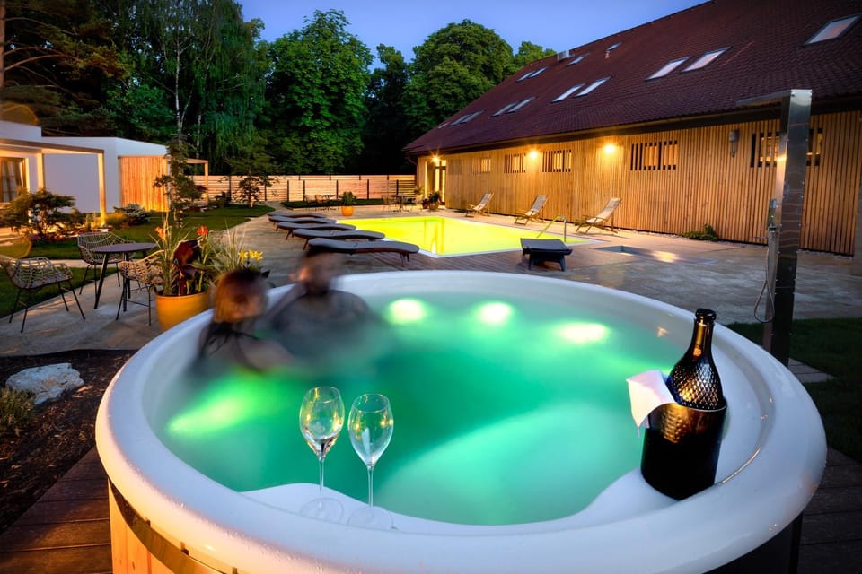 Garden, Hot Tub, Balcony/Terrace