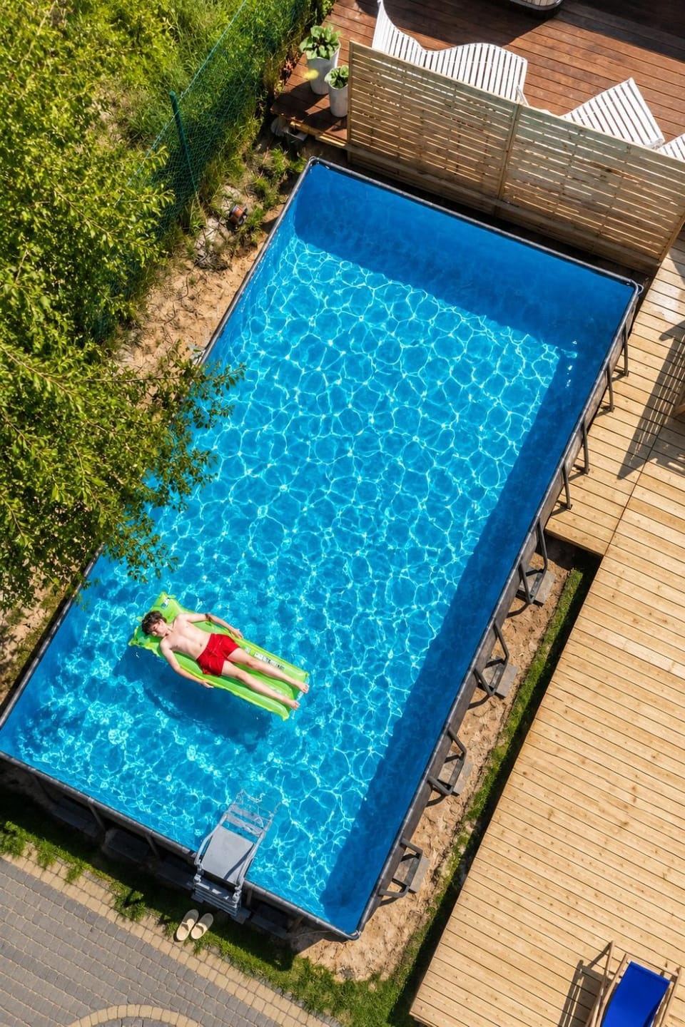 Swimming pool