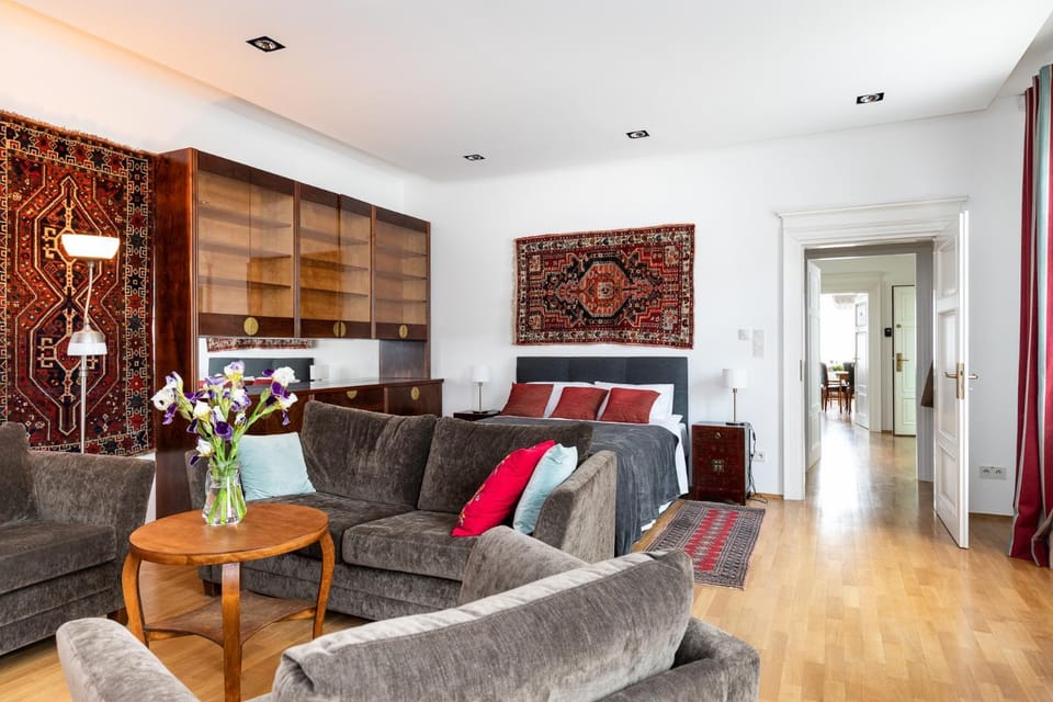 Living room, Seating area
