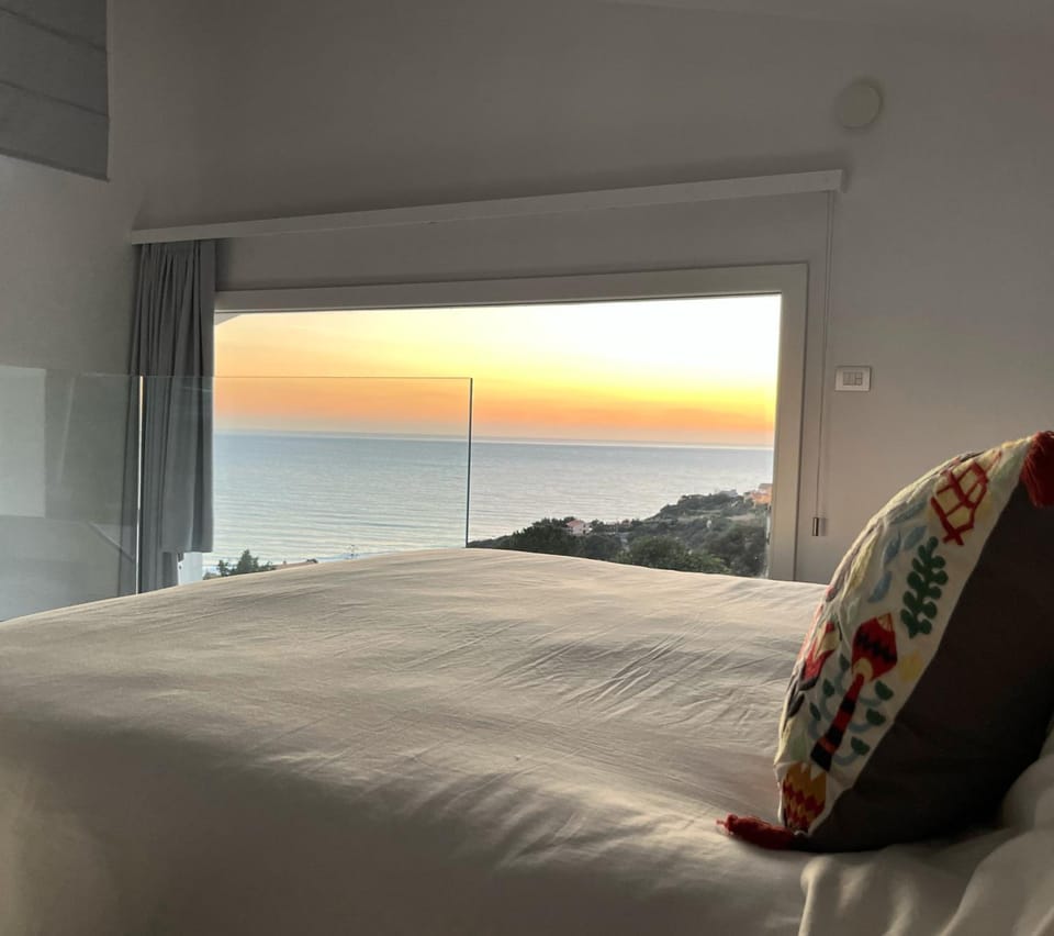 Photo of the whole room, Bedroom, Sea view, Sunset