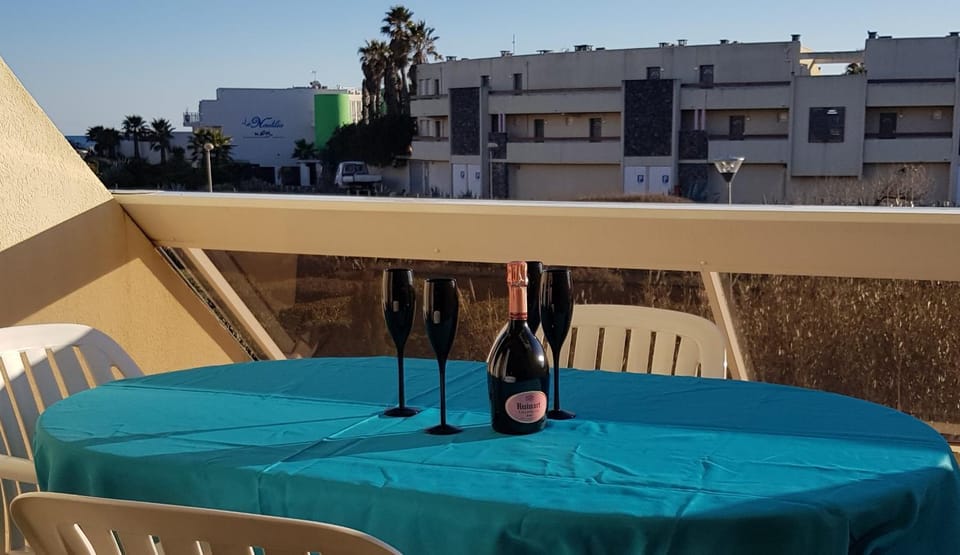 Patio, Balcony/Terrace, Alcoholic drinks