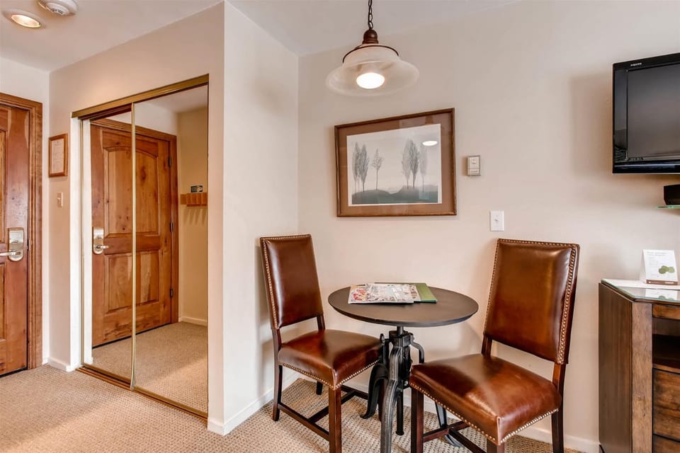 Ski In, Ski Out Studio Condo In The Heart Of Lionshead Village With Mountain View, Hot Tubs, And Pool Access Apartment in Lionshead Village Vail