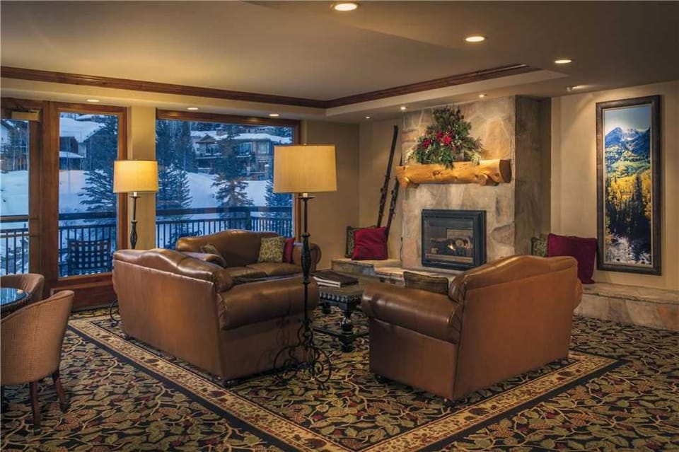 Ski In, Ski Out Studio Condo In The Heart Of Lionshead Village With Mountain View, Hot Tubs, And Pool Access Apartment in Lionshead Village Vail