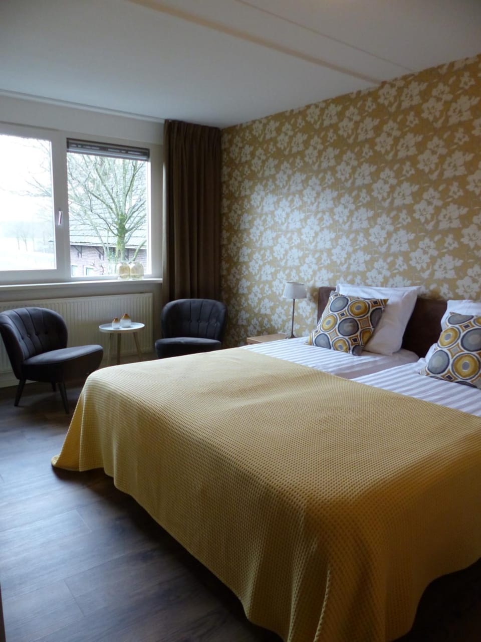 Bed, Seating area, Bedroom