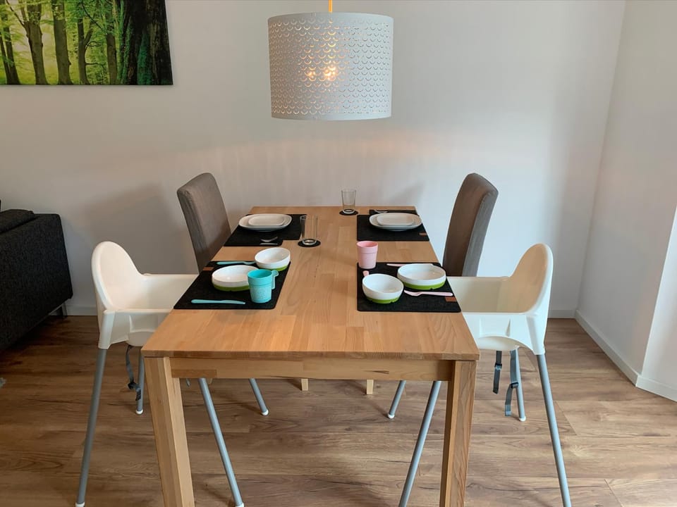 Seating area, Dining area