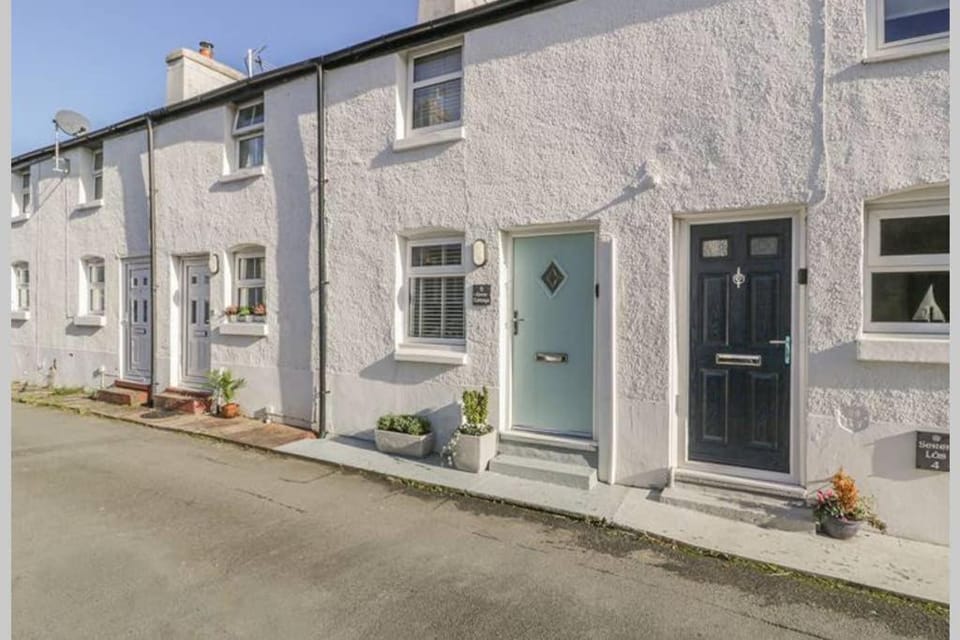 Kirrin Cottage (Owner Direct) House in Wales