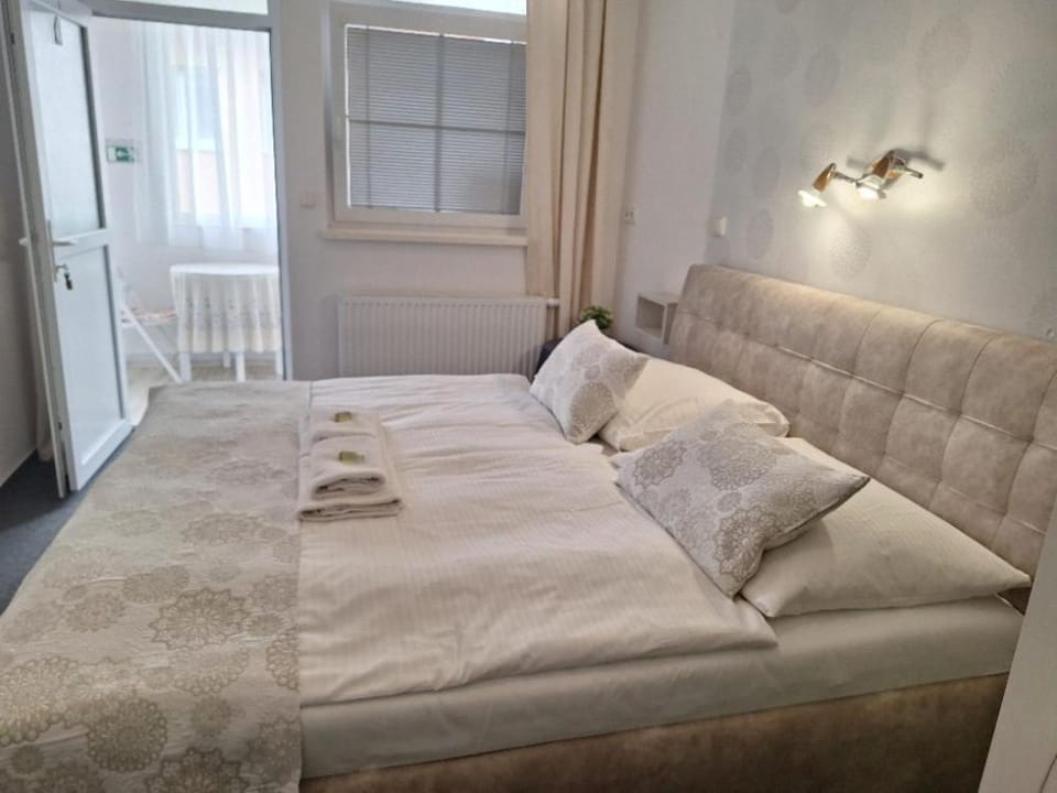 Bed, Bedroom, towels, wardrobe