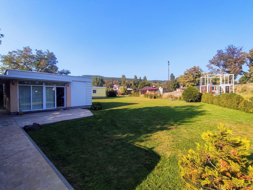 Garden, Balcony/Terrace, Parking