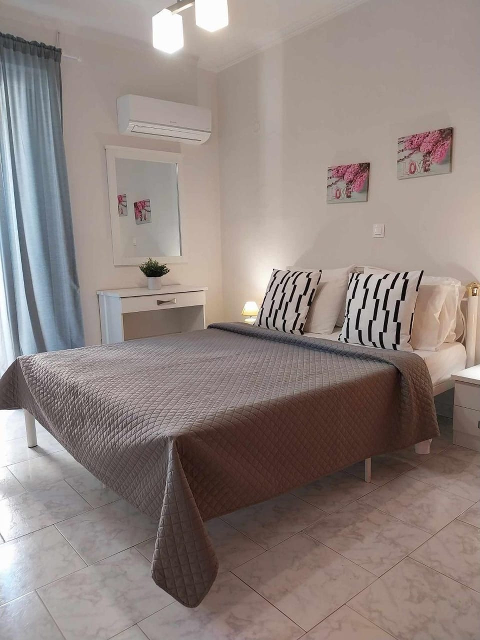 Lilis Apt in Center with Sea View Apartment in Karpathos