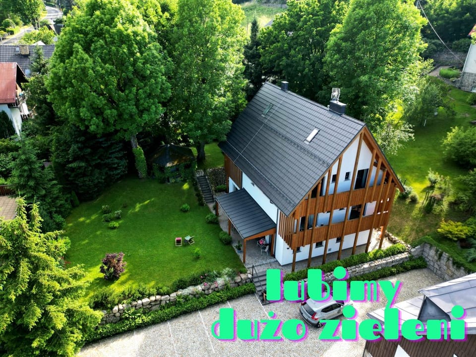 Property building, Garden, Mountain view, Parking