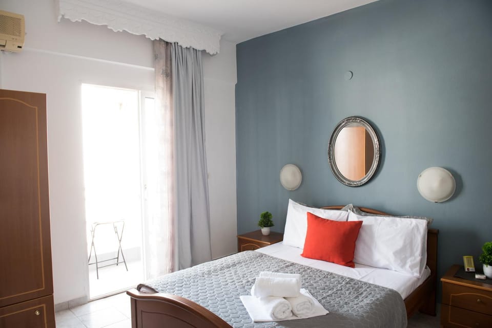 Bed, Photo of the whole room