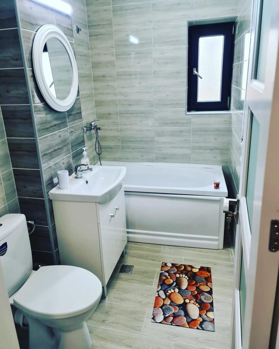 Shower, Toilet, Bathroom, Bath