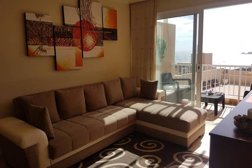 Bed, Living room