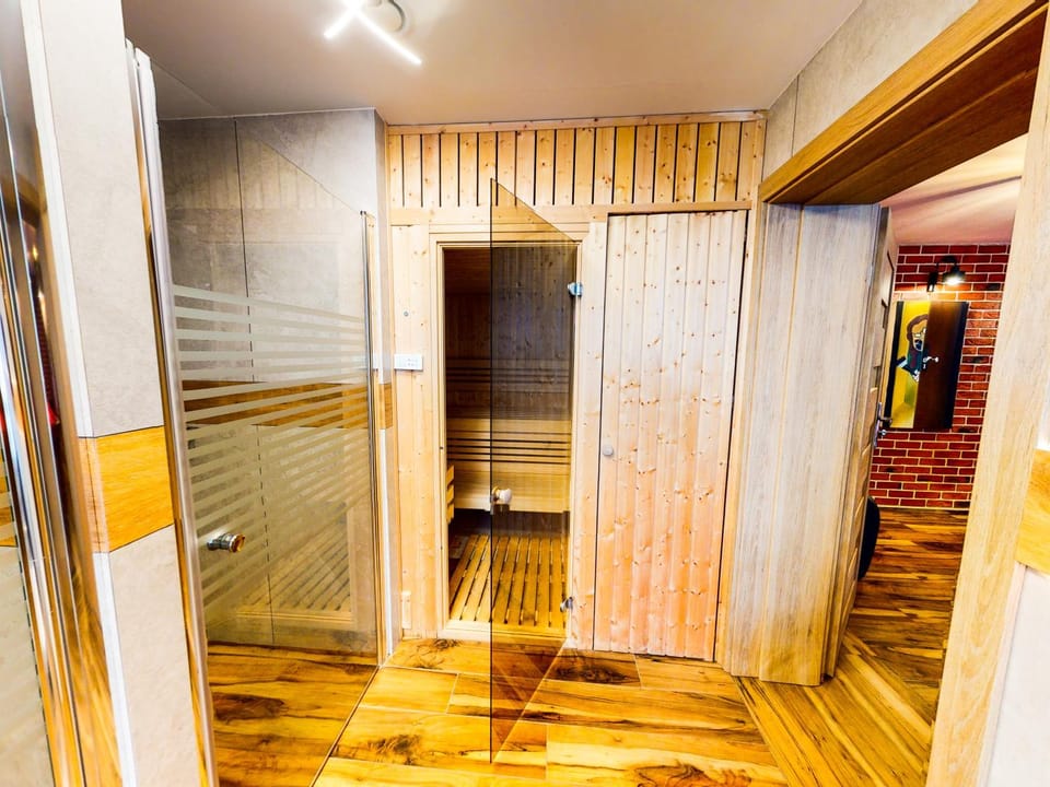 Shower, Toilet, Facade/entrance, Sauna, Sauna, Bathroom, Area and facilities