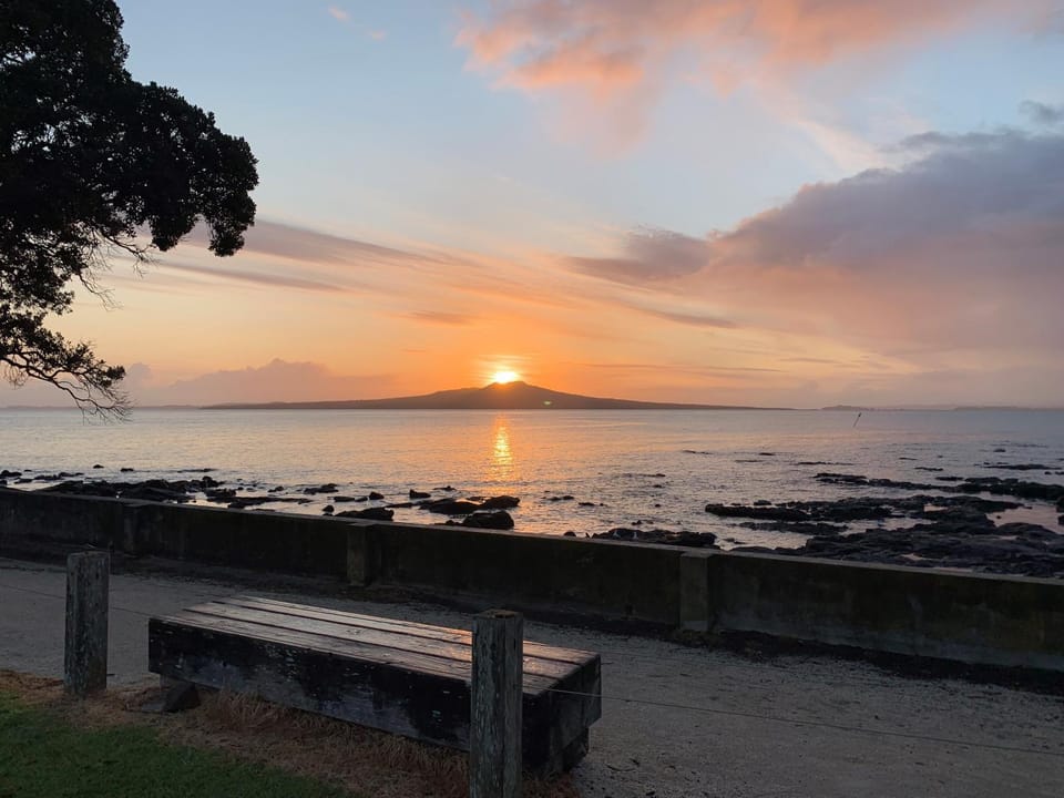 Takapuna Beach Holiday Park Campground/ 
RV Resort in Auckland