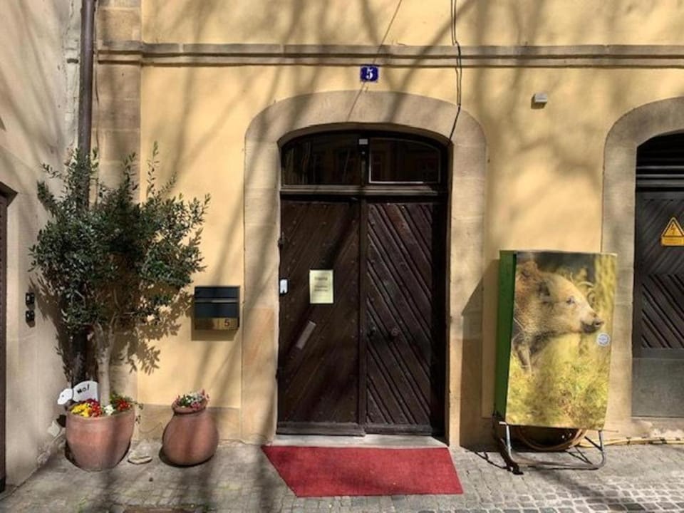 Facade/entrance