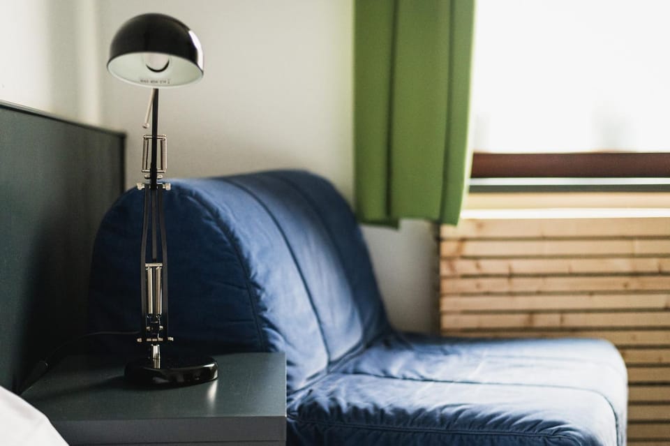 Bed, Photo of the whole room, Seating area, Bedroom