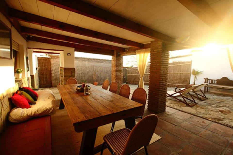 Patio, BBQ facilities