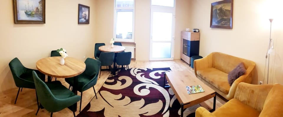 Communal lounge/ TV room