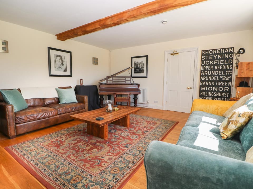 Groomes Country House House in Borough of Waverley