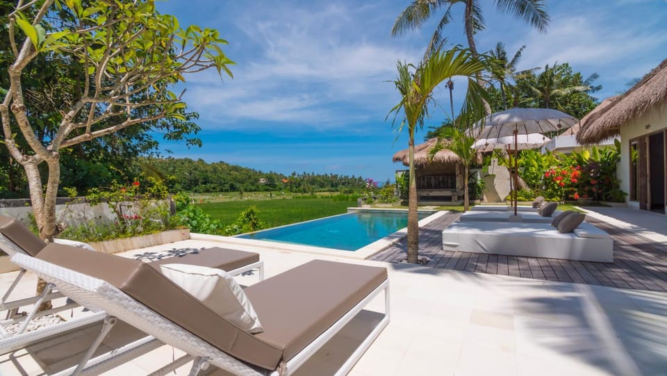 View (from property/room), Pool view, Swimming pool, Swimming pool