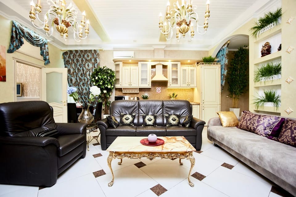 Kitchen or kitchenette, Seating area