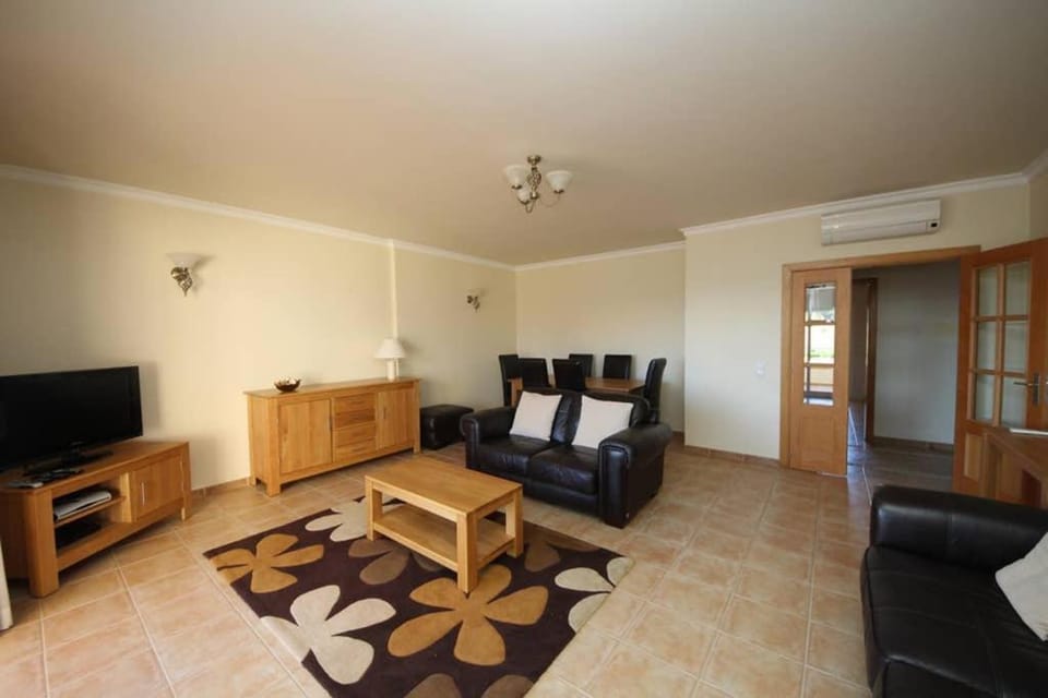 Acácias, spacious apartment with sea view Apartment in Luz