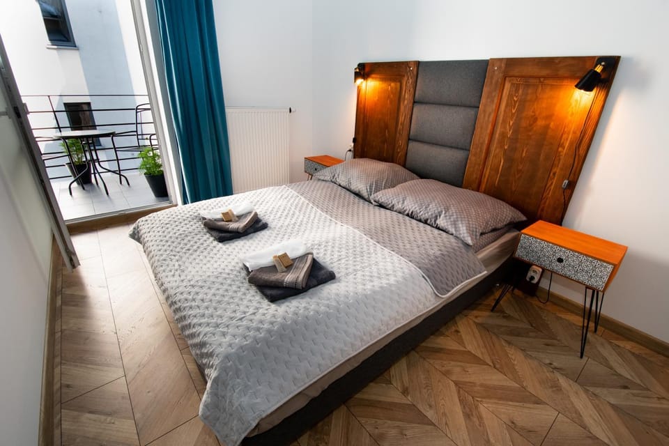 Bed, Balcony/Terrace, Photo of the whole room, Bedroom