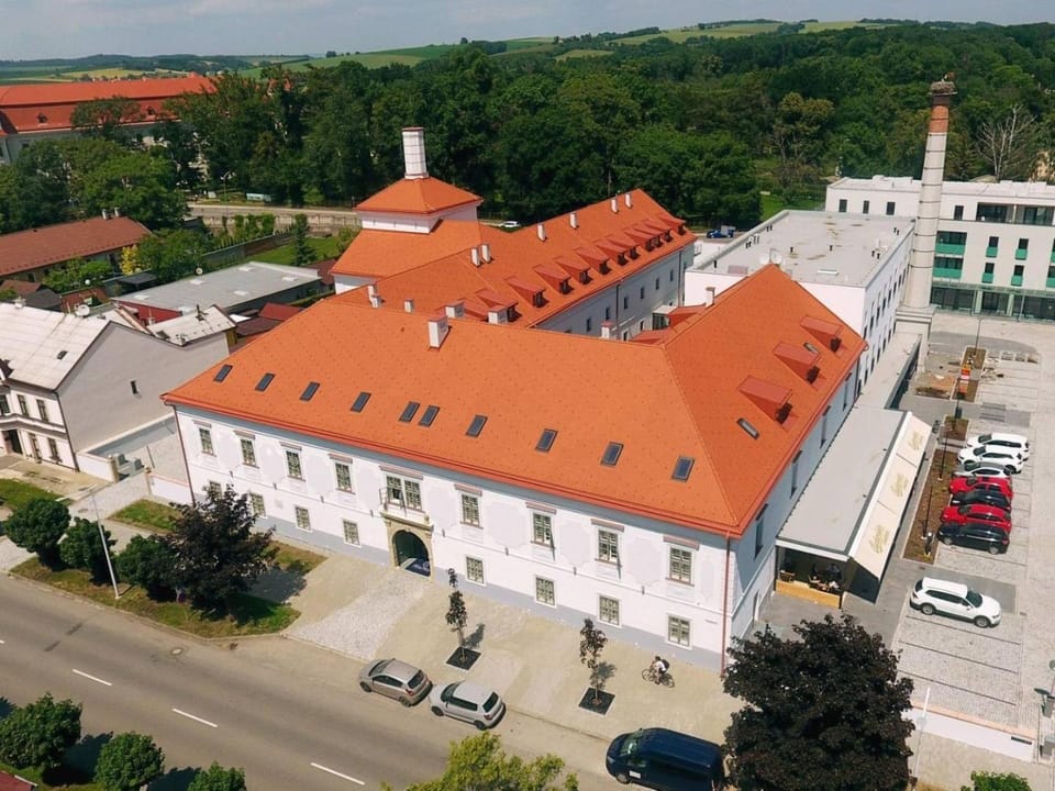 Property building, Street view, Parking