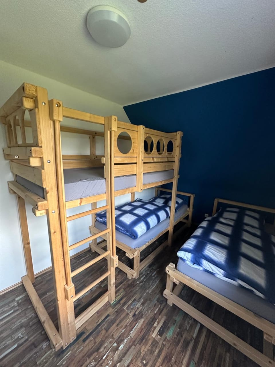 Bedroom, bunk bed