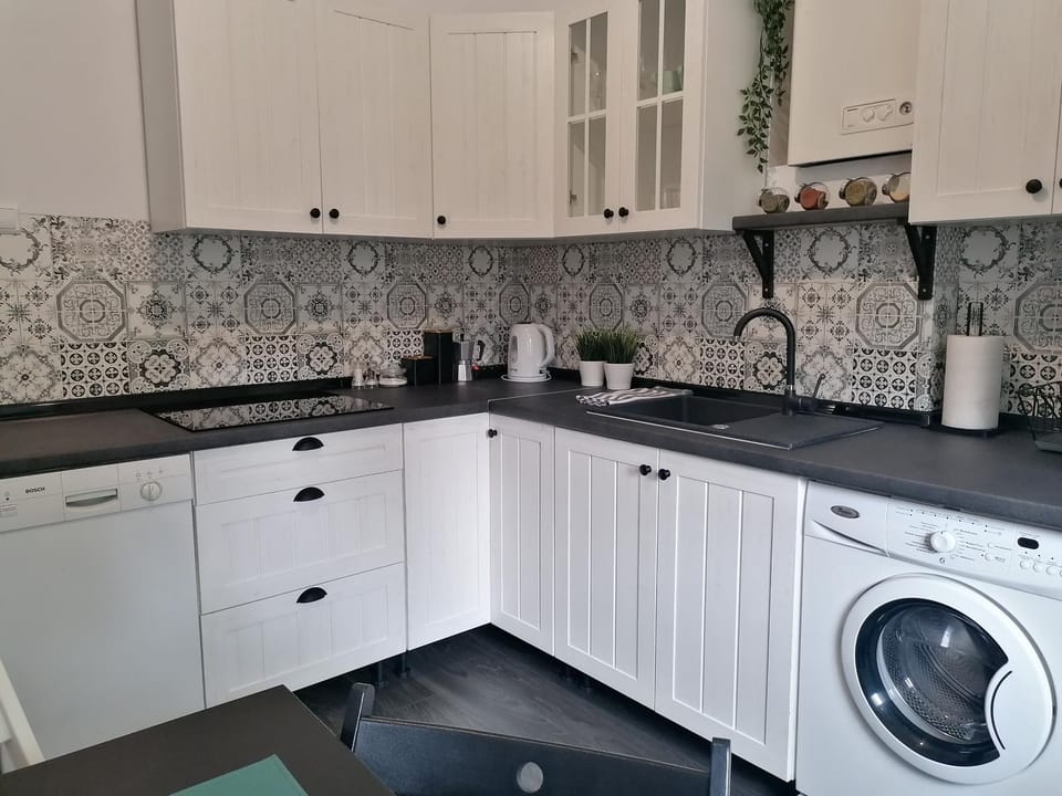 Kitchen or kitchenette, stove, kitchen