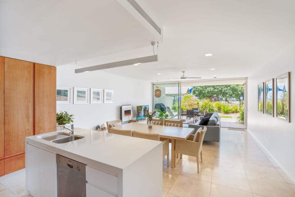 Unit 7 Plantation Resort Rainbow Beach House in Rainbow Beach