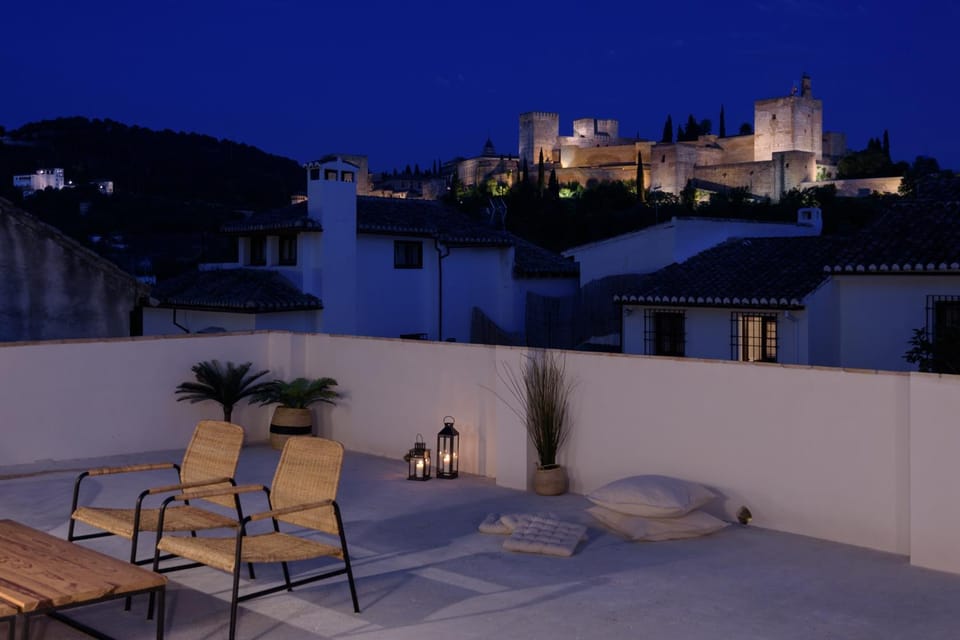 Balcony/Terrace, Landmark view, Mountain view, Quiet street view