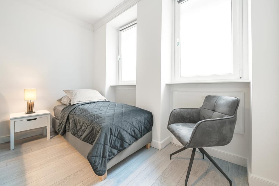 The Lachmann Group Apartment, 2BR, one living room, 2 bathrooms, family friendly, 4 - 7 Guests Apartment in Berlin