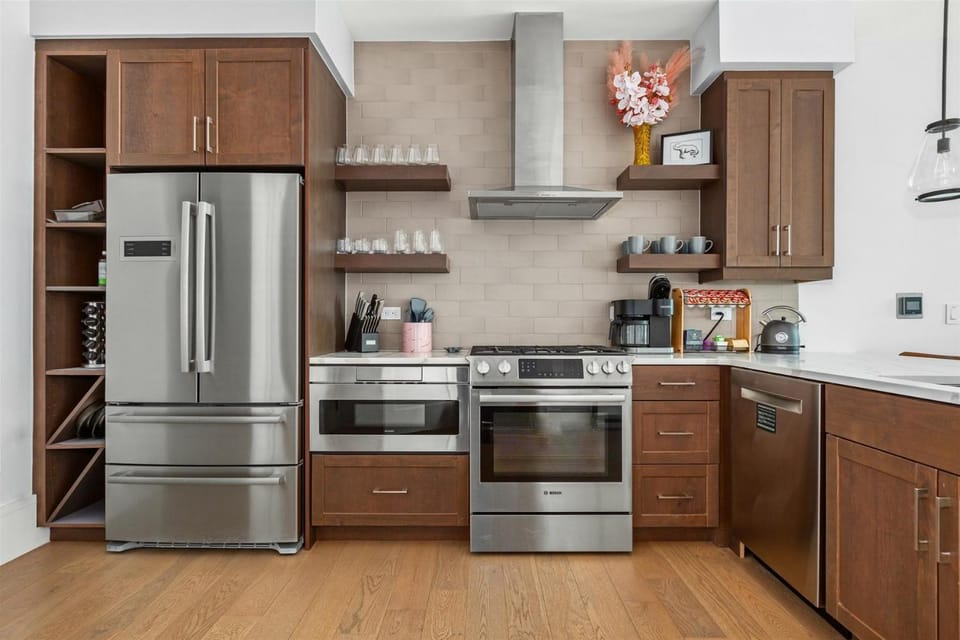 Coffee/tea facilities, Kitchen or kitchenette, dishwasher, oven, pet friendly, stove, toaster