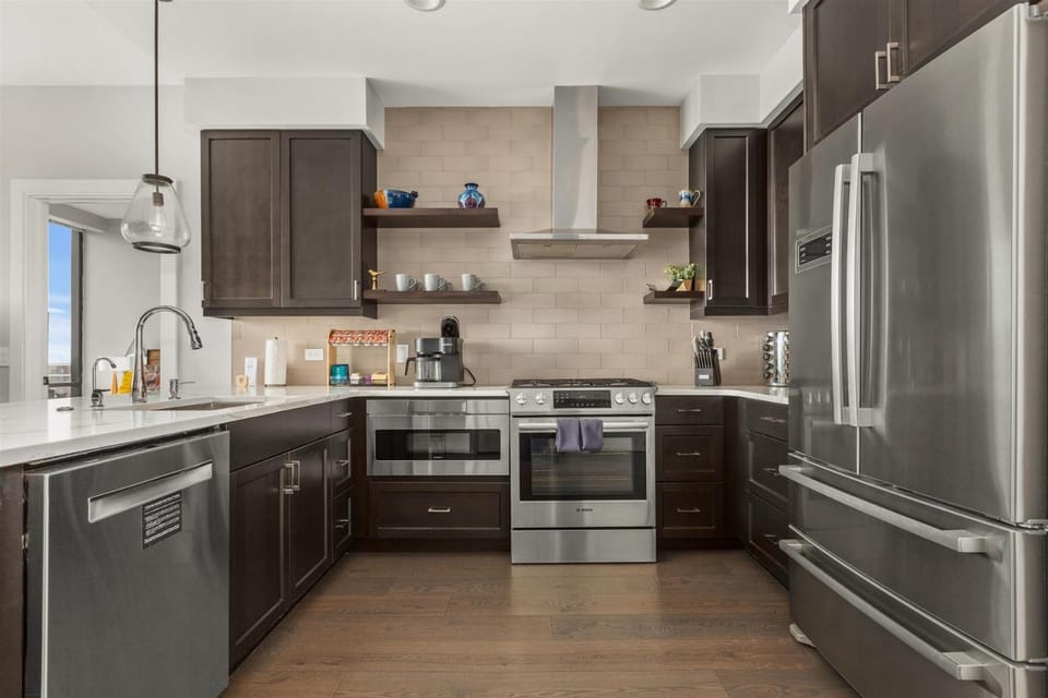 Kitchen or kitchenette, dishwasher, oven, pet friendly, stove, toaster
