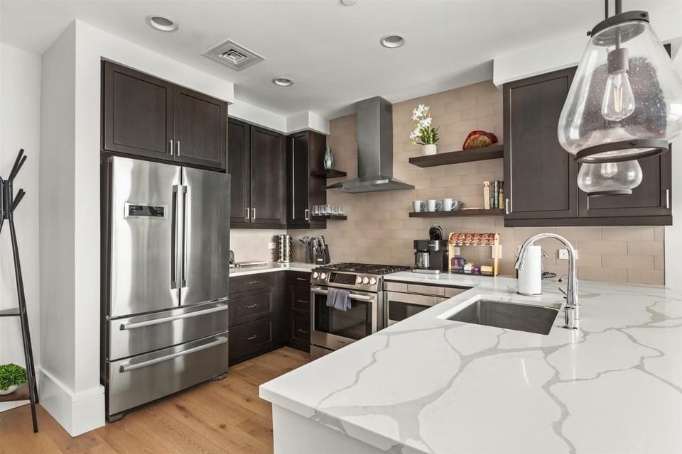 Kitchen or kitchenette, dishwasher, oven, pet friendly, stove, toaster