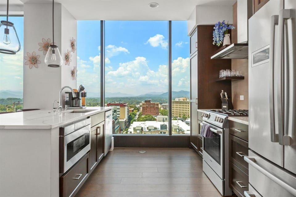 Natural landscape, Kitchen or kitchenette, dishwasher, oven, pet friendly, stove