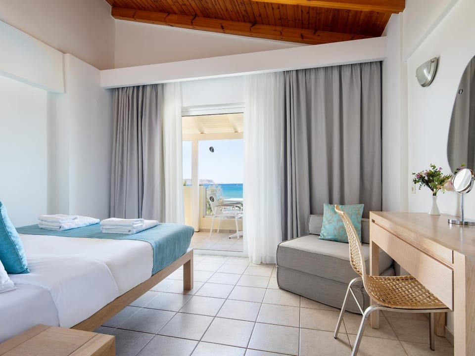 Bed, Bedroom, Sea view