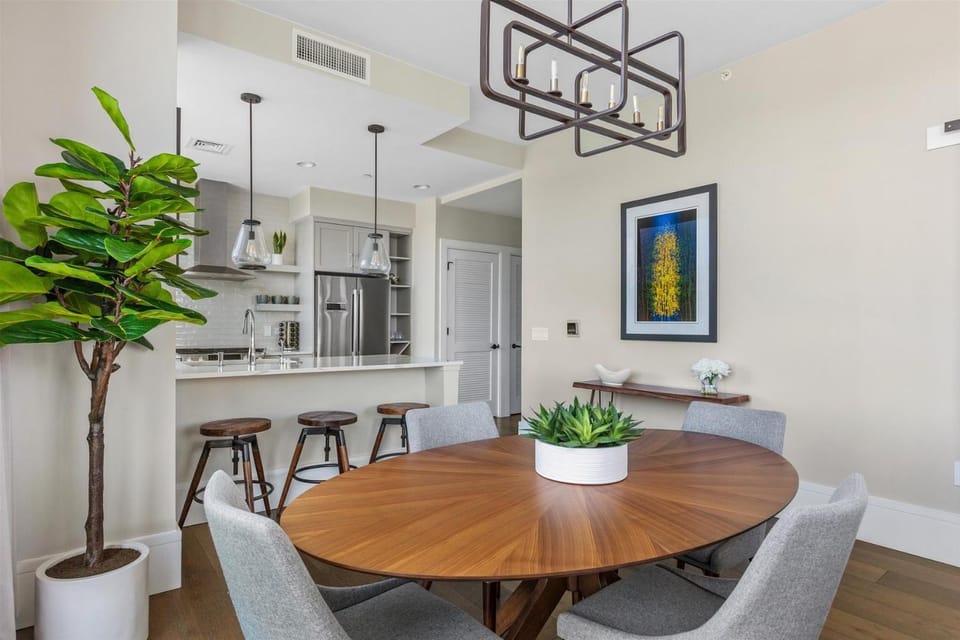 Kitchen or kitchenette, Dining area, pet friendly, stove
