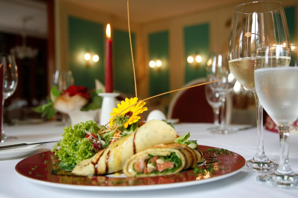 Restaurant/places to eat, Food and drinks, Food, Dinner, Drinks, Alcoholic drinks