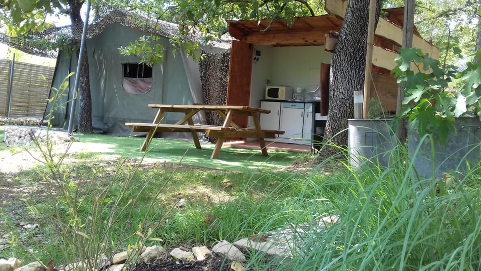 Le Bivouac est prêt ! Luxury tent in Auvergne-Rhône-Alpes