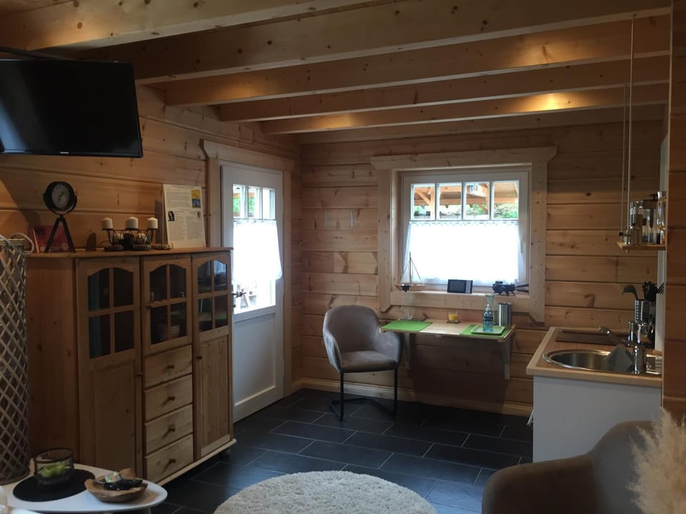 TV and multimedia, Photo of the whole room, Seating area