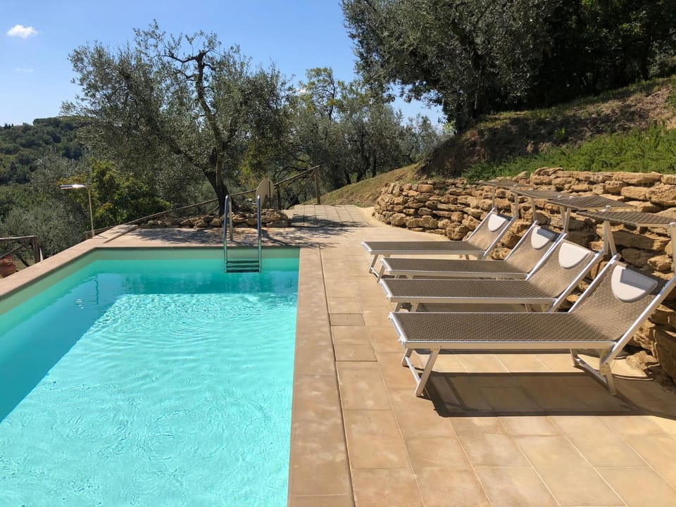 Balcony/Terrace, Swimming pool, sunbed