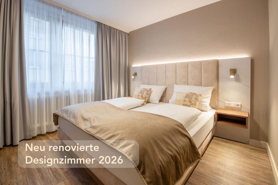 Bed, Photo of the whole room, Bedroom, Text overlay