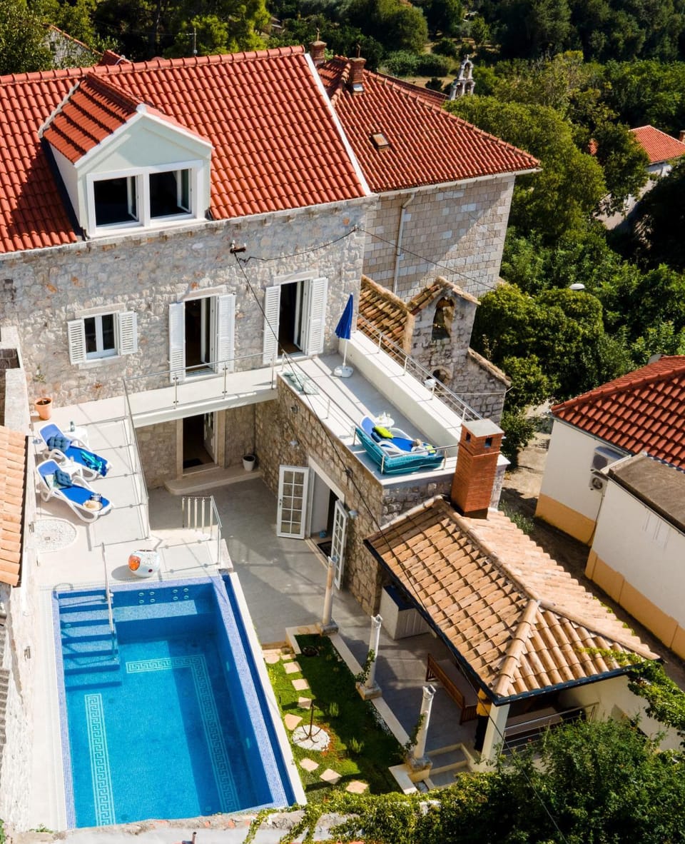 Property building, Swimming pool