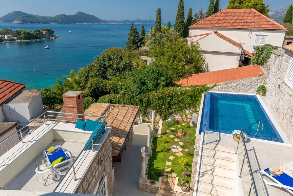 Property building, Swimming pool