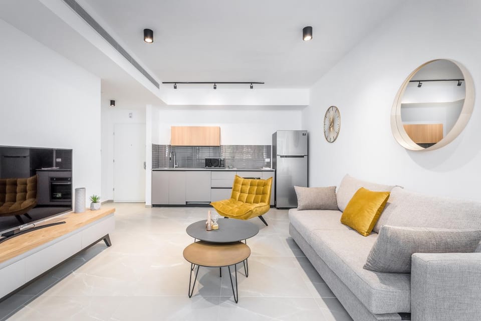 Stunning 1 BDR with balcony on Sheinkin st Apartment in Tel Aviv-Yafo